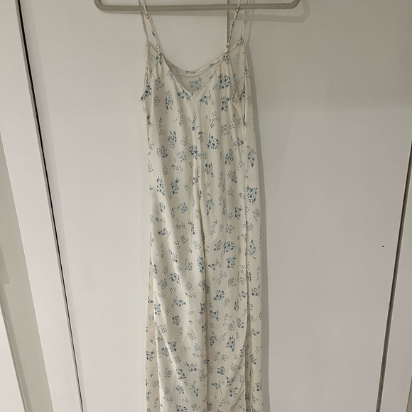 Satin maxi dress - Picture 4 of 4